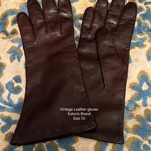 Beautiful vintage brown gloves size 7 1/2